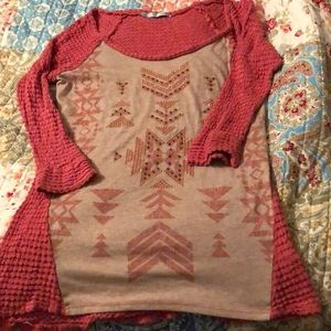 Aztec 3/4 sleeve top.  Size small